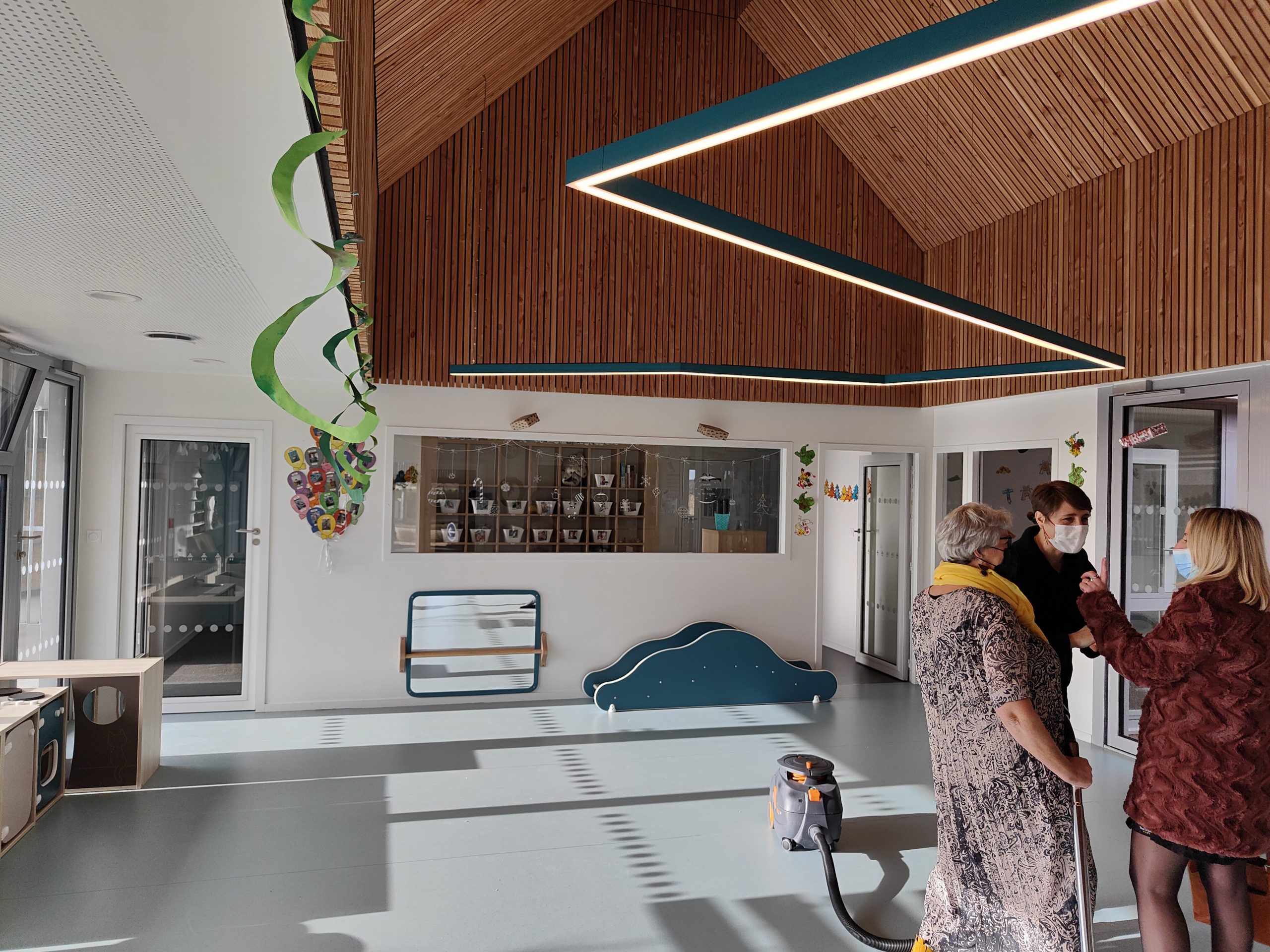 Photo de la crèche intérieur de PLERNEUF réalisé par l'agence avant 2025 - PLUS ARCHITECTURES